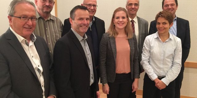 Die Vorstandsmitglieder Pius Eberhard, Ernst Hofer, Urs Schneider, Marc Wermelinger, Salome Hofer, Olivier Girardin, Gabi Buchwalder und Stefan Arnold (v.l.n.r.). 