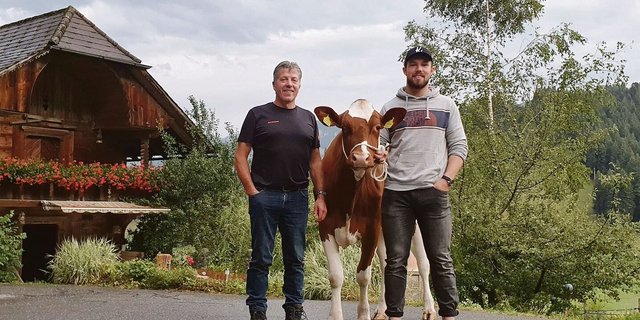 Hanspeter Fuss (l.) hat am Mittwochabend Fabian Staudenmann Ida übergeben.