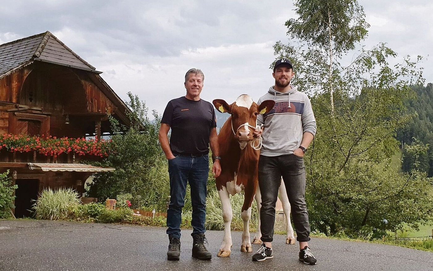 Hanspeter Fuss (l.) hat am Mittwochabend Fabian Staudenmann Ida übergeben.