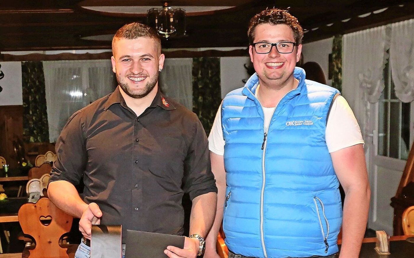 Der Bündner Marc Andri Roffler (rechts) wurde zum Nachfolger des bisherigen SBJV-Präsidenten Lukas Büeler gewählt.