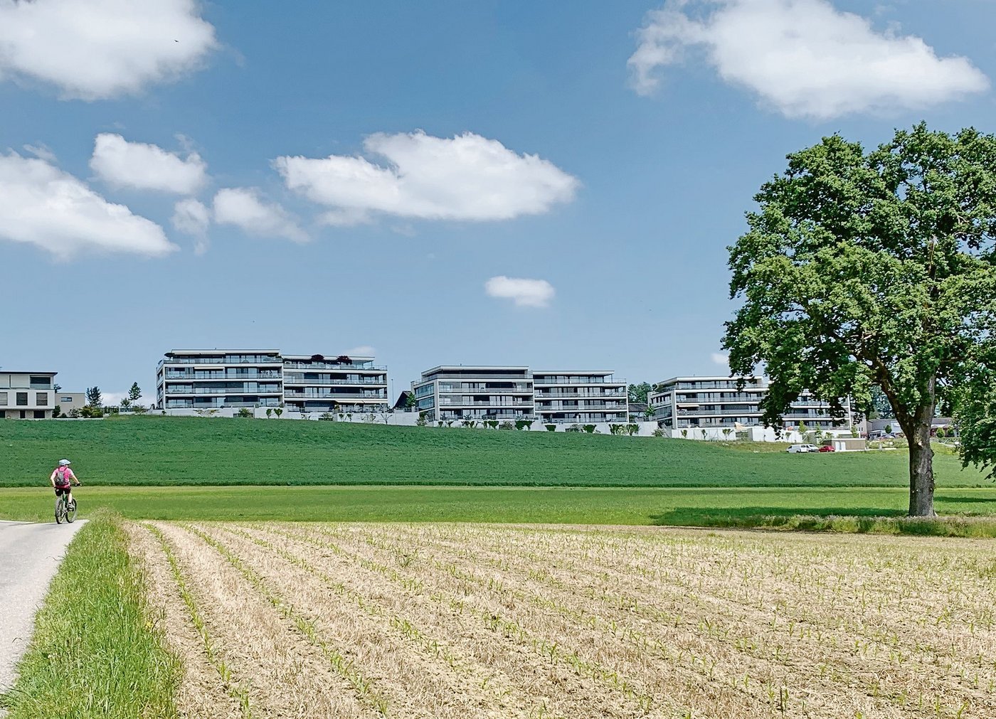 Der Druck auf gutes Kulturland hält unvermindert an, vor allem in Entwicklungsgebieten wie im Raum Sempachersee. (Bild Josef Scherer)