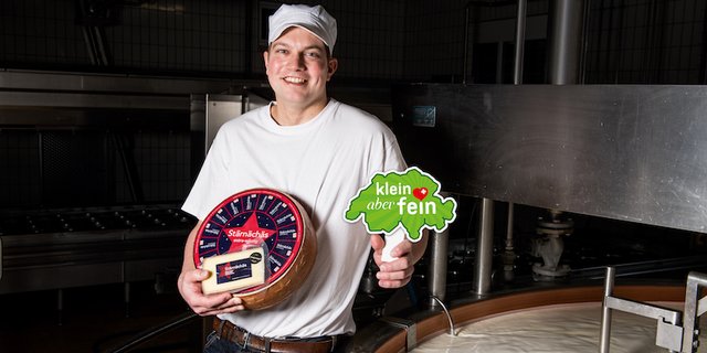 Marcel Gabriel, Inhaber der Käserei, freut sich über die Aufnahme seines Artikels ins Sortiment. (Bild Lidl)