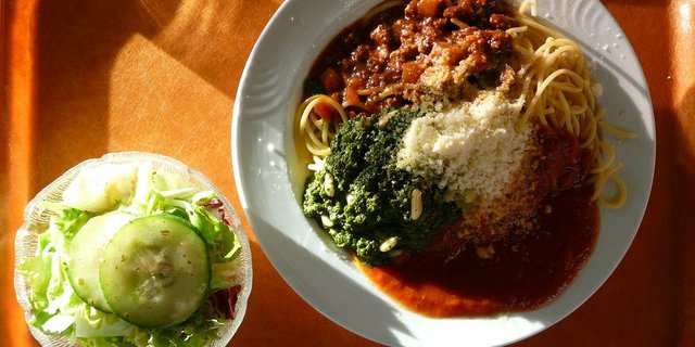 Schweizweit zahlen Patienten im Spital 15 Franken pro Aufenthaltstag für die Verpflegung. (Bild PIxabay)