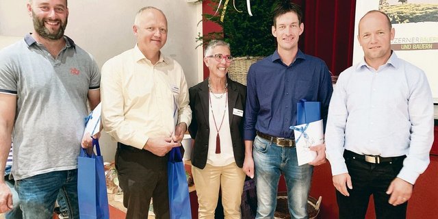 Geehrte ehemalige Vorstandsmitglieder (v. l. n. r.): Beat Welthert, Wendelin Emmenegger, Regula Bucheli, Thomas Oehen und Jakob Lütolf.