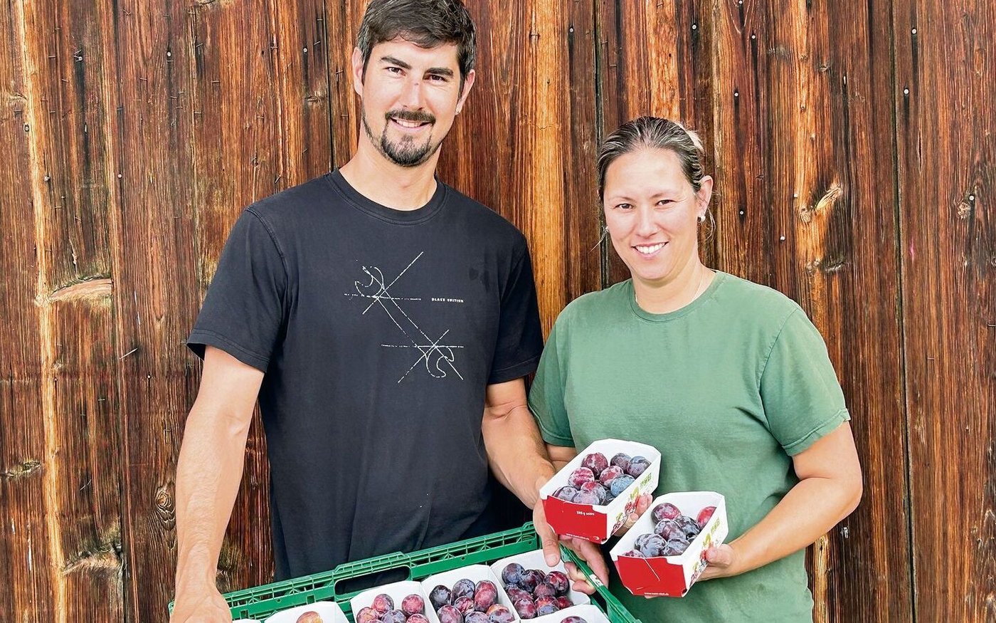 Jetzt beginnt auf dem Hof von Christoph und Amina Lamprecht die Zwetschgensaison. Bei den frisch gepflückten Zwetschgen handelt es sich um eine alte Sorte namens Ruth Gerstetter.