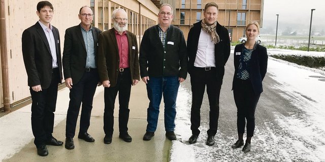 V.l.n.r: Roland Peter von Agroscope, FiBL-Direktor Urs Niggli, Hans Oppliger vom Verein «Rheintaler Ribelmais», Markus Kobelt von der Firma Lubera GmbH, ETH-Professor Bruno Studer sowie Moderatorin Angelika Hardegger.(Bilder Alexandra Stückelberger)