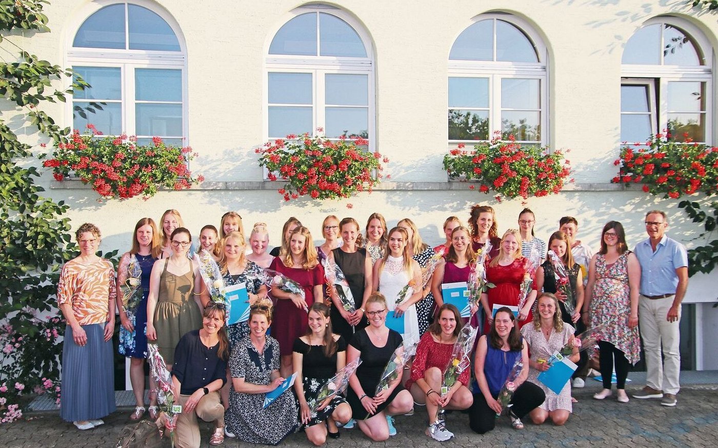 Die Absolventinnen der Bäuerlich-Hauswirtschaftlichen Fachschule in Pfäffikon haben zusammen 274 Modulabschlüsse geschrieben.