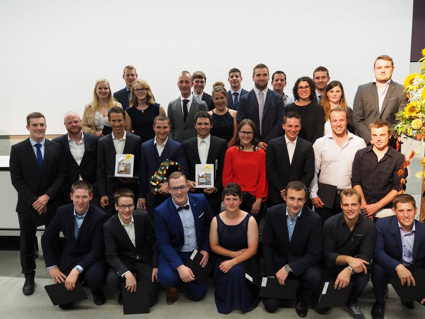 Hut ab vor dieser Leistung: Das sind die Absolvent/innen der Agrotechniker-Ausbildung 2017-2019 am Strickhof (Bild Ursina Berger)