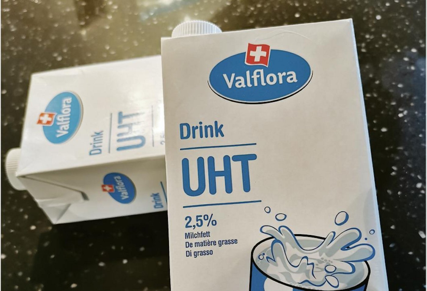 Die Nachfrage nach Trinkmilch ist in den Läden gestiegen, trotzdem herrschen bei den Verarbeitern keine Engpässe. (Bild dj)