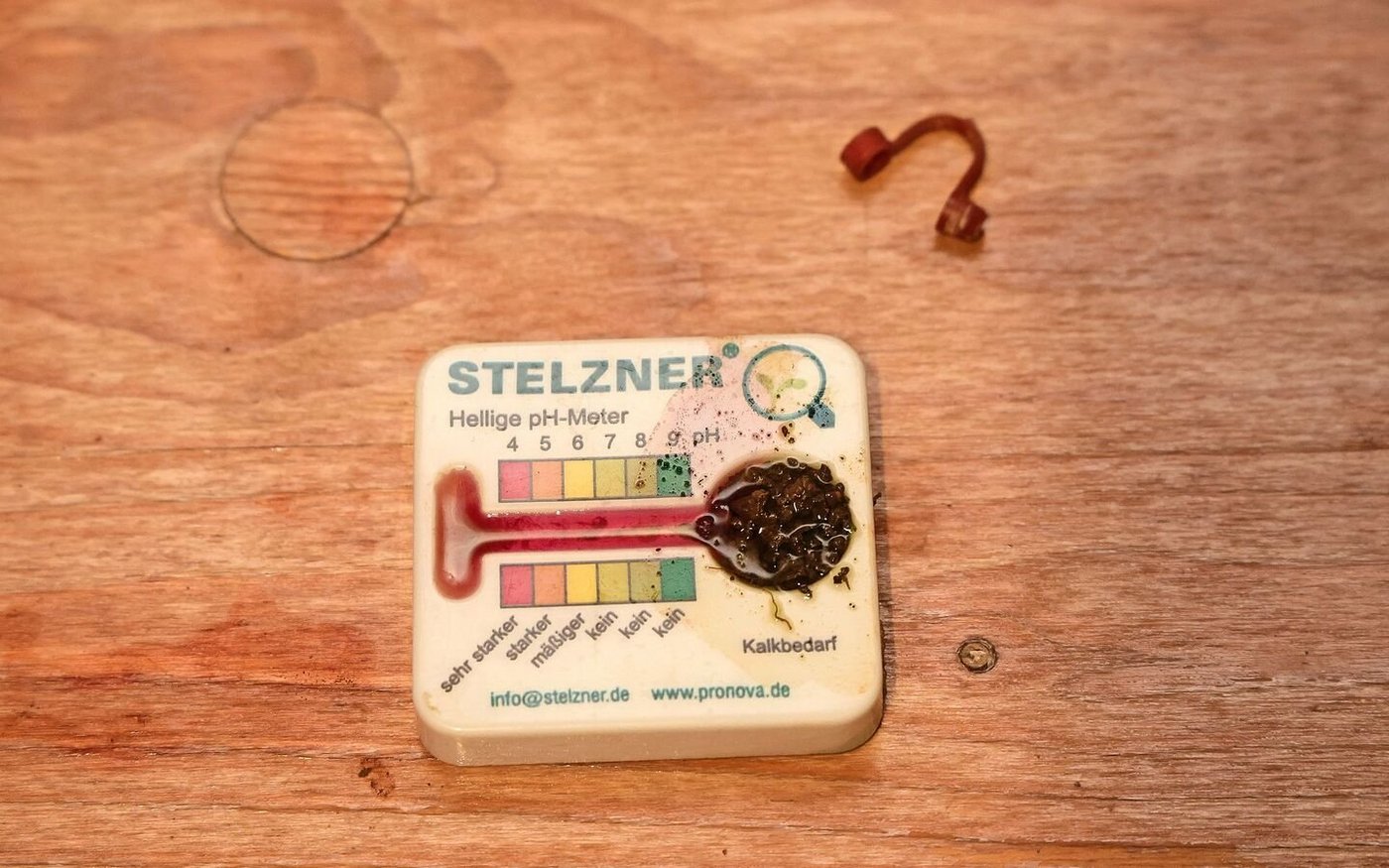 Bestimmt den pH – das Hellige pH-Meter. 