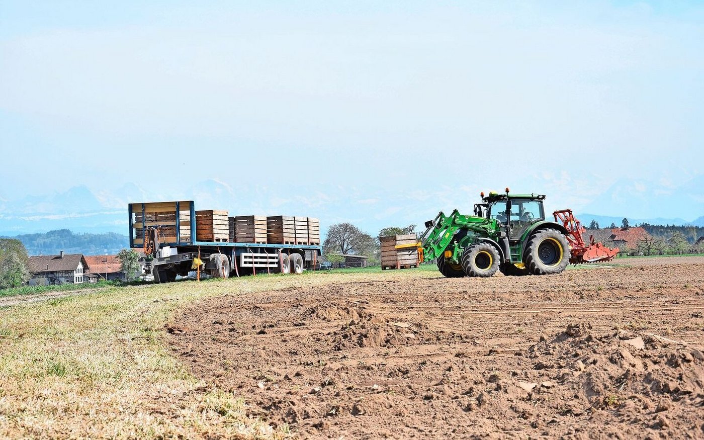 Ernteerzeugnisse müssen künftig auf direktem Weg in die Schweiz gebracht werden – die Lagerung im Ausland wird verboten.