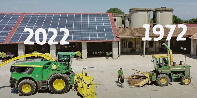 Das Zusammentreffen von Landmaschinen-Generationen verdeutlicht die technische Entwicklung innerhalb eines halben Jahrhunderts.