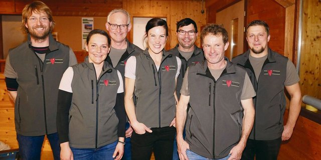 Strahlend und frisch eingekleidet präsentierte sich der Bio-Schwyz-Vorstand an der Jubiläums-Generalversammlung.