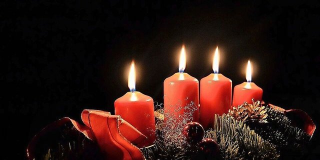 Schön, aber gefährlich. In der Weihnachtszeit ereignen sich in der Schweiz bis zu fünfmal mehr Brände als im Rest des Jahres.