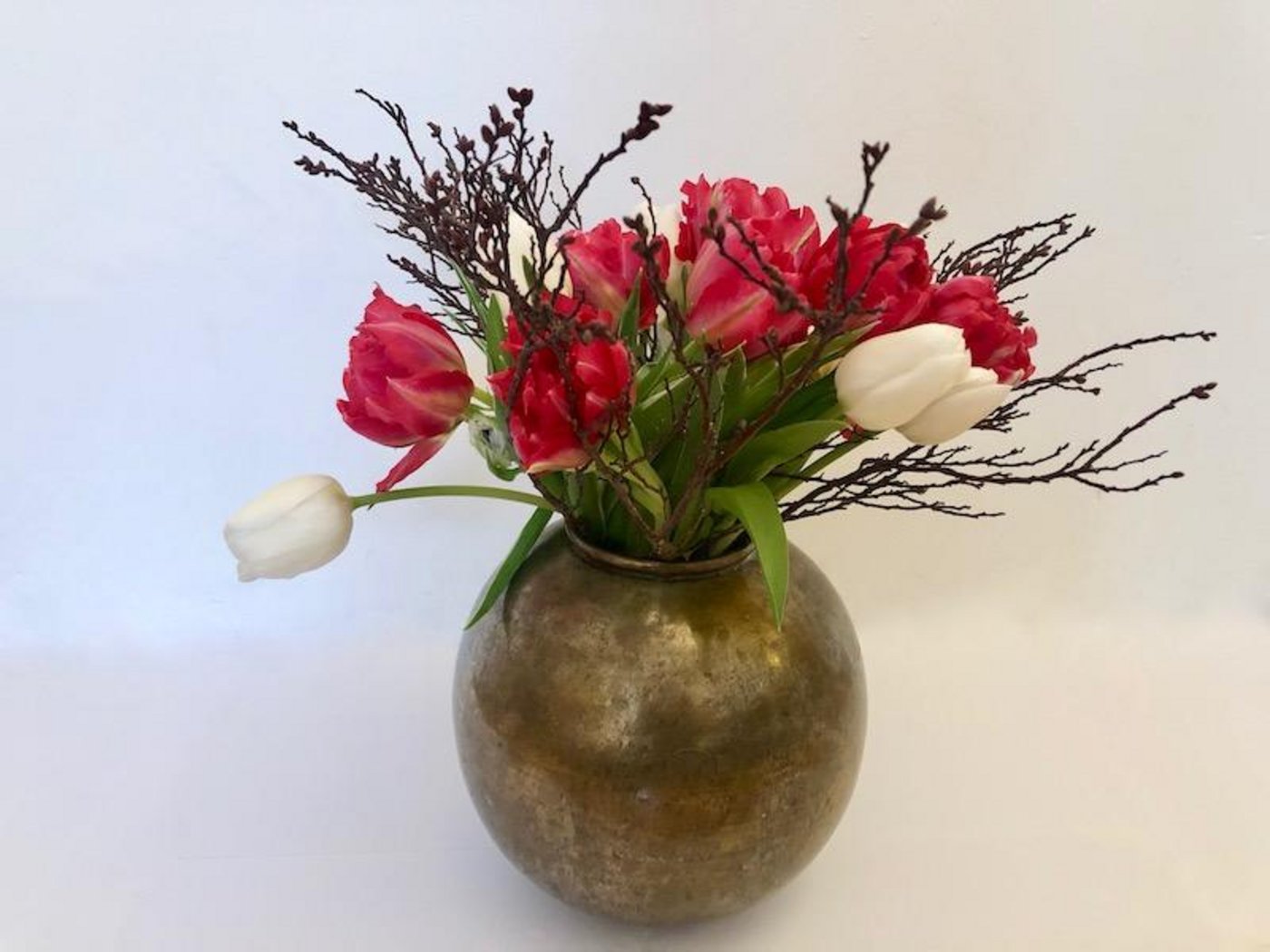 Mit wenig Aufwand bereiten Schnittblumen länger Freude. (Bilder Esther Thalmann)