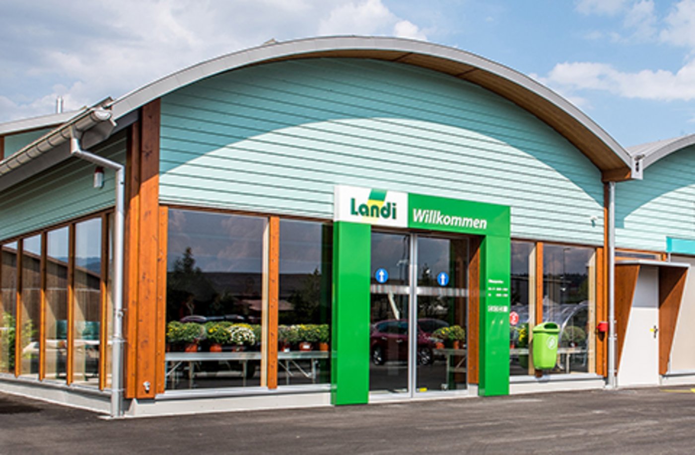 «Alle Kundinnen und Kunden sollen sich gleichermassen willkommen fühlen», sagt die Fenaco zur ablehnenden Haltung gegenüber Standaktionen vor Landi-Läden. (Bild Landi)