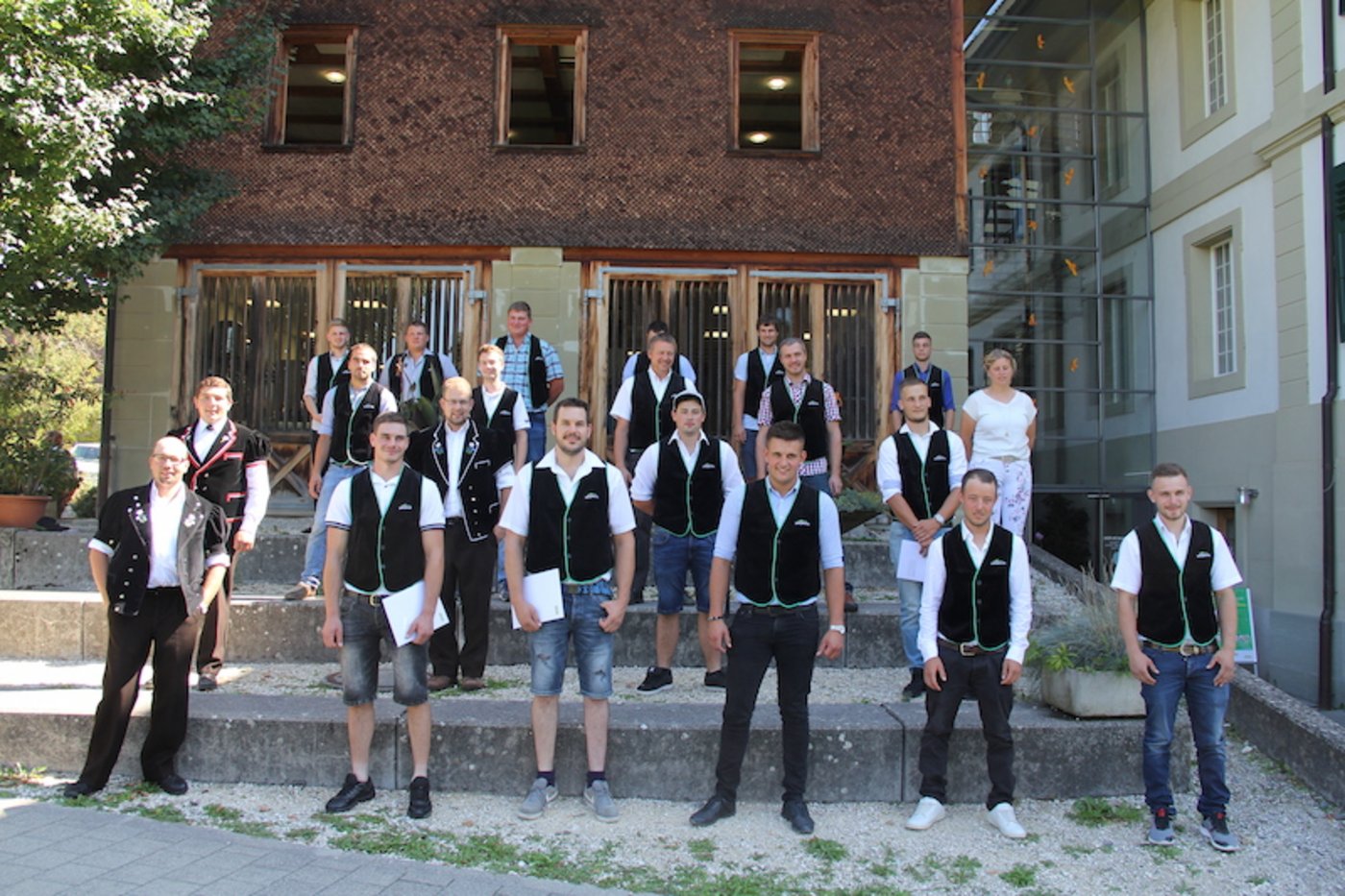 Insgesamt haben 23 junge Leute die Abschlussprüfung bestanden. (Bild Inforama Rütti)