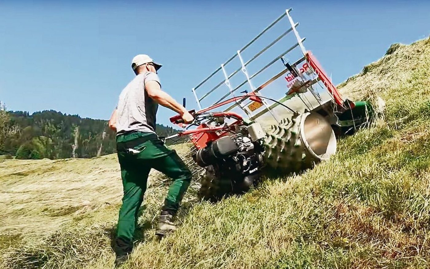 Hangarbeiten mit Spezialgeräten übernimmt Philip Reed gern und sie kommen auf den Videos gut an. 