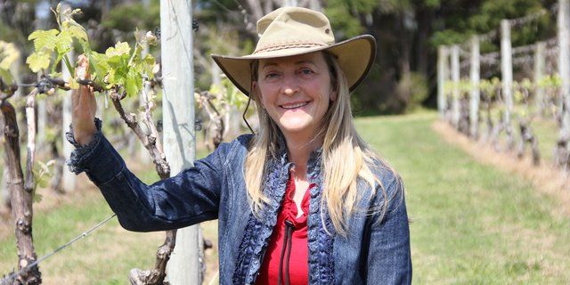 Veronika Evans-Gander ist im bündnerischen Safien-Camana auf einem Bauenrhof aufgewachsen. 1993 ist sie mit ihrem Mann David Evans, einem neuseeländischen Önologen, nach Neuseeland ausgewandert. (Bild Matthias Stadler)