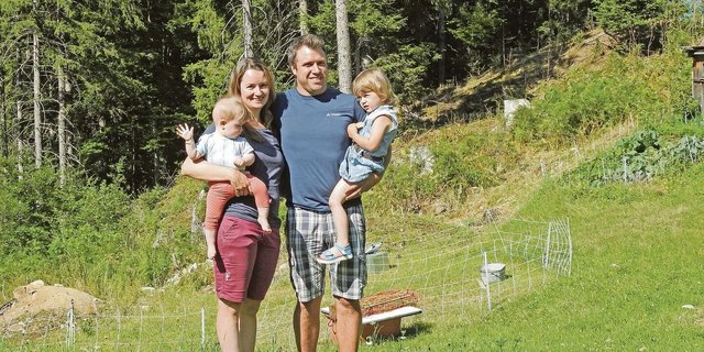 Rolf und Martina Kehrli bewirtschaften 43 Hektaren in den Bergzonen III und IV. 