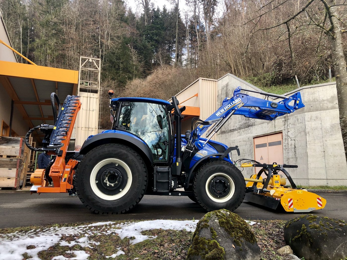 Armasuisse kauft 13 Kompakt-Traktoren New Holland T5 AutoCommand. (Bilder Jürg Vollmer)