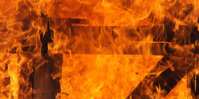 (Symbolbild: lichtkunst.73 / pixelio.de)