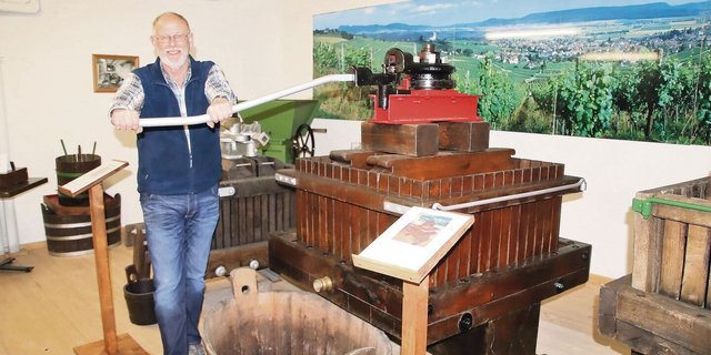 Mit viel Herzblut und Leidenschaft hat Erwin Gasser die verschiedenen Weinpressen restauriert.