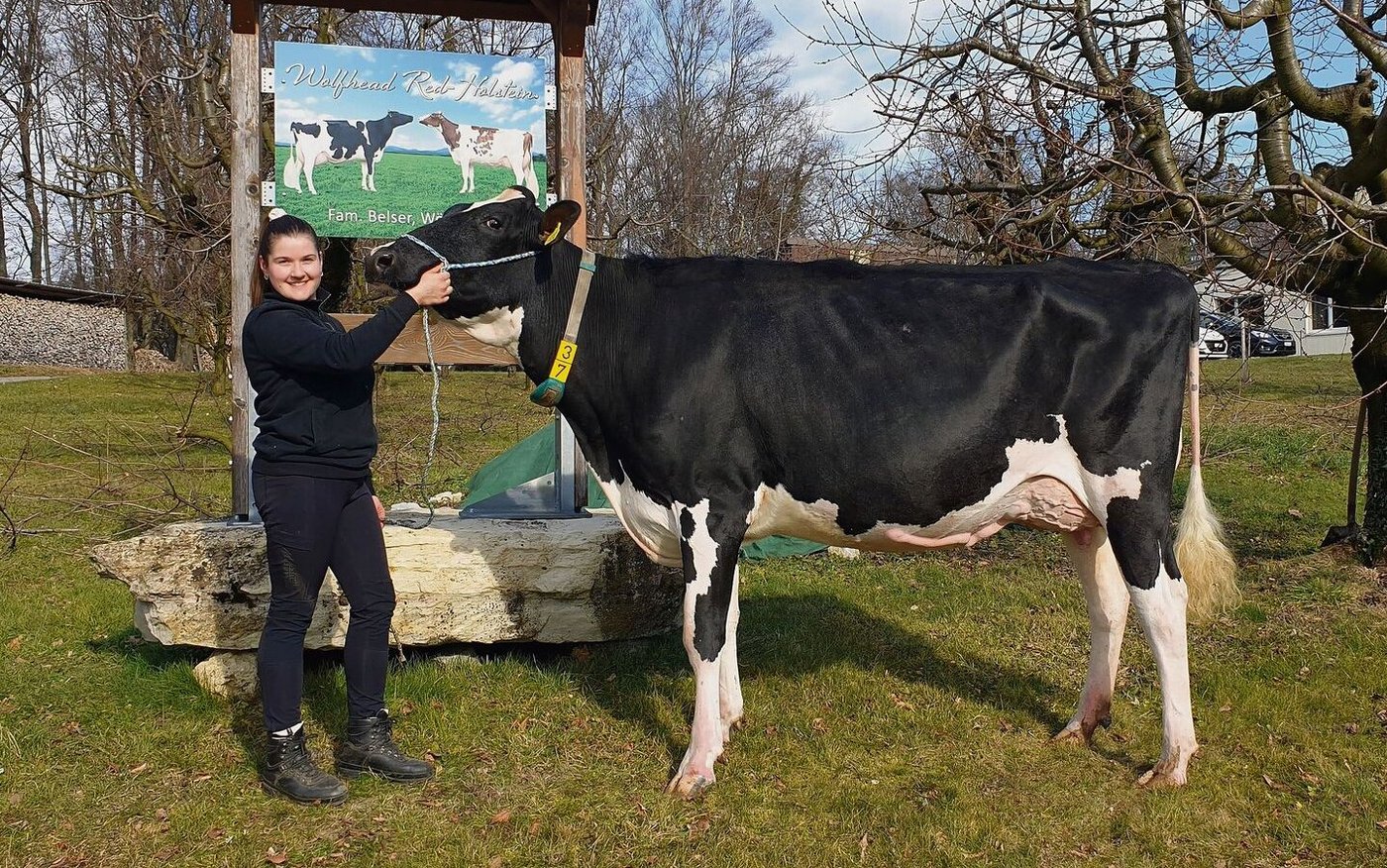Bettina Belser mit Wolfhead Hotspot Andorra, die sich an der Aargauer Eliteschau mit ihrer Vollschwester messen wird. 