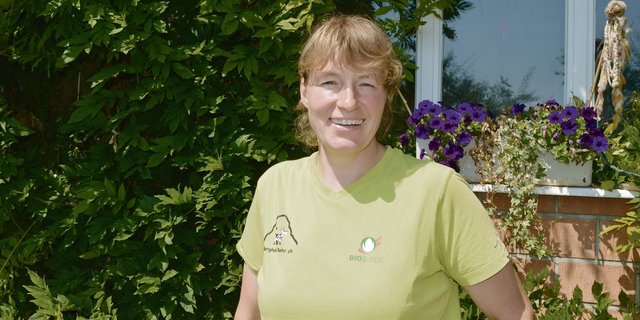 Für Susann Winkler ist wichtig, dass die Kinder etwas lernen und mit den Tieren in Kontakt kommen. Streicheln ist bei jedem Kurs Pflichtprogramm.(Bild Regula von Arx)