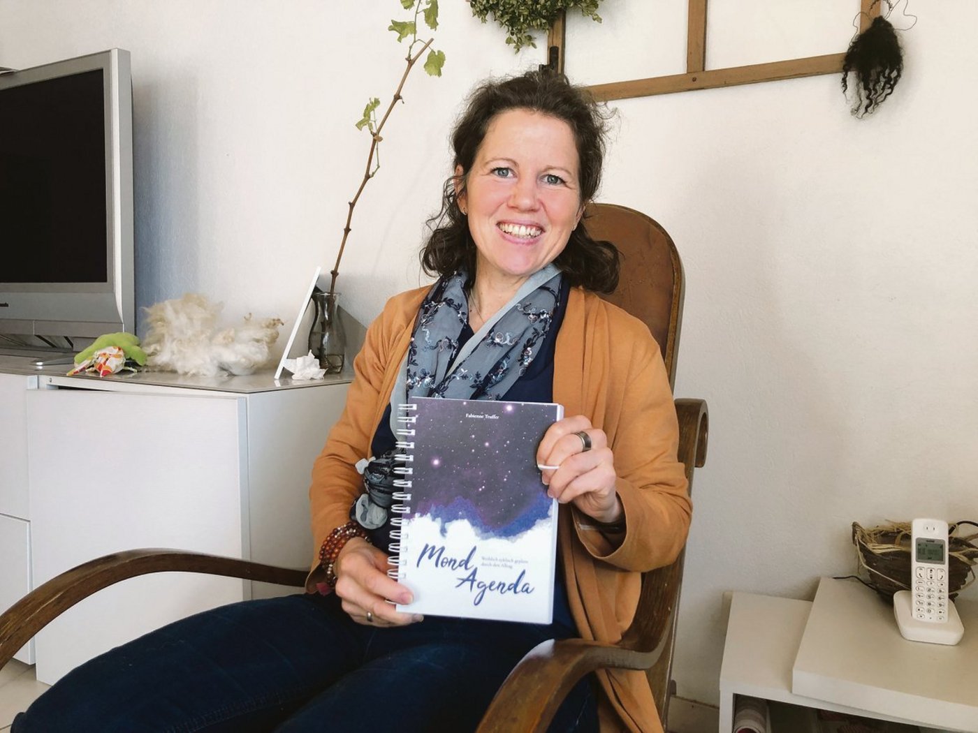 Fabienne Truffer hat eine eigene Mondagenda herausgebracht und gibt im Internet Mondwissen weiter. (Bild jw)