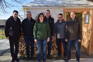 IG Neue Schweizer Kuh: Den Nerv der Zeit getroffen Der Vorstand (v. l. n. r.): Hannes Jörg, Gastreferent Christoph Böbner von Swissgentics, Silvia Stohler, Martin Huber, Andreas Häberli und Michael Schwarzenbacher. Es fehlt Marcel Wipfli. (Bild sgi)