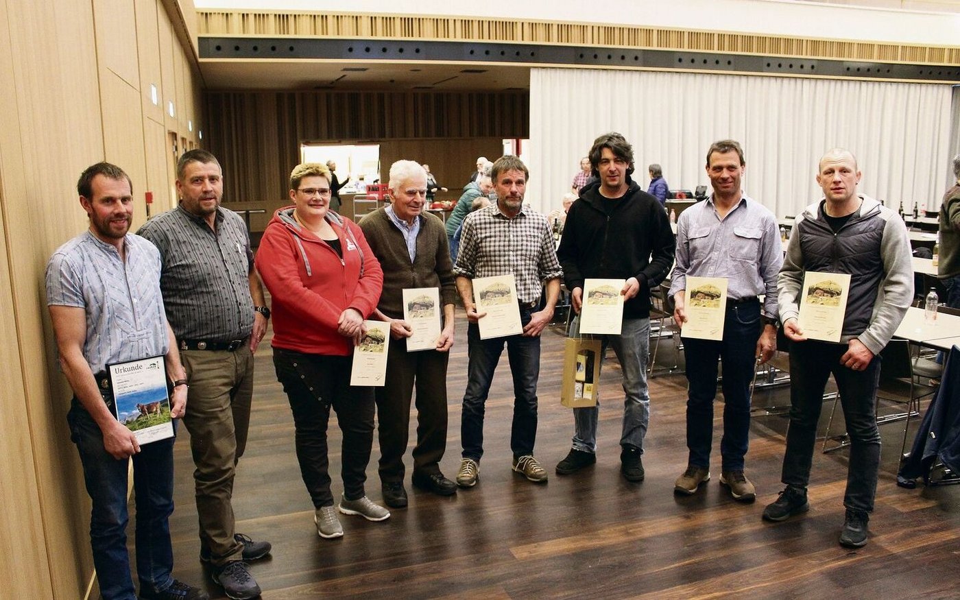 Die anwesenden geehrten Älpler: Mit ihren Erfahrungen und Erlebnissen könnten sie Bücher füllen.