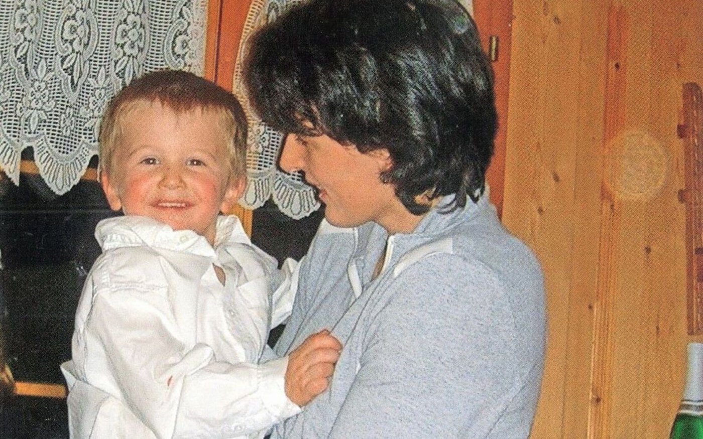 Damaris Saurer und ihr Sohn Simon. «Er war ein aufgewecktes Kind», so seine Mutter. Zur Familie gehören noch drei Töchter.