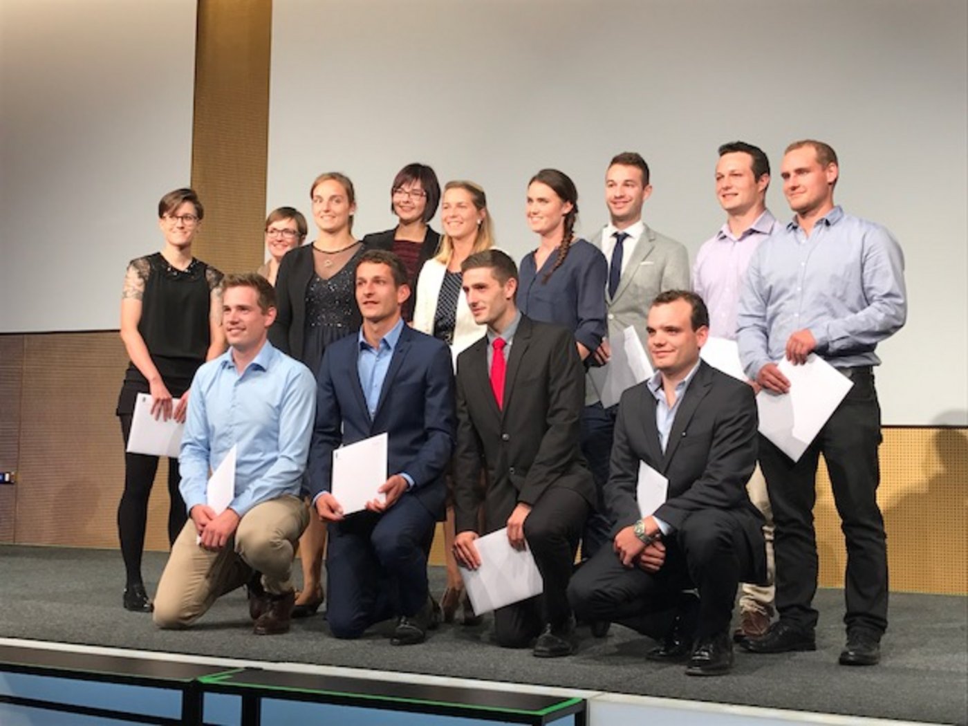 Nur ein kleiner Teil der Diplomierten: Die Namen aller Diplomierten samt Bildern lesen Sie nächsten Freitag in der BauernZeitung. (Bild akr)