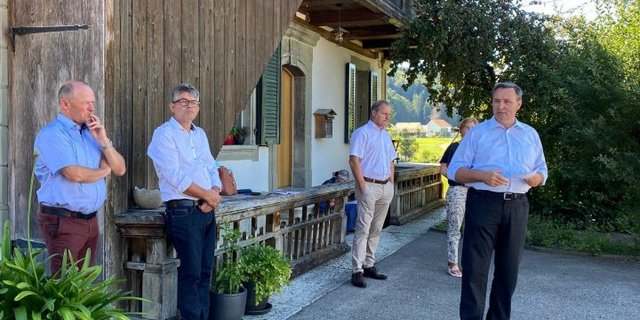 Kulturland und Natur könne man am effizientesten schützen, indem die Zuwanderung begrenzt wird, heisst es bei der SVP. (Bild svp.ch)