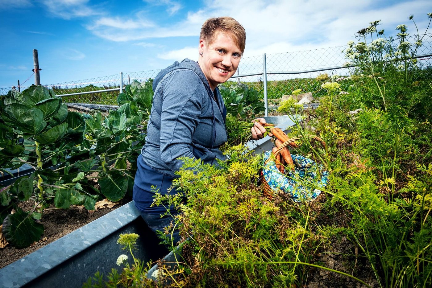 Landfrauenküche 2019 - Astrid Murpf Foto-Shooting im Garten (Bild: SRF/Ueli Christoffel)