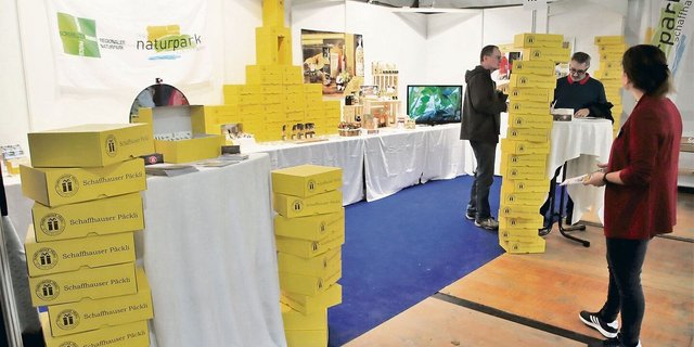 Das «Schaffhauser Päckli» mit einem breiten Sortiment an Spezialitäten aus dem Regionalen Naturpark.