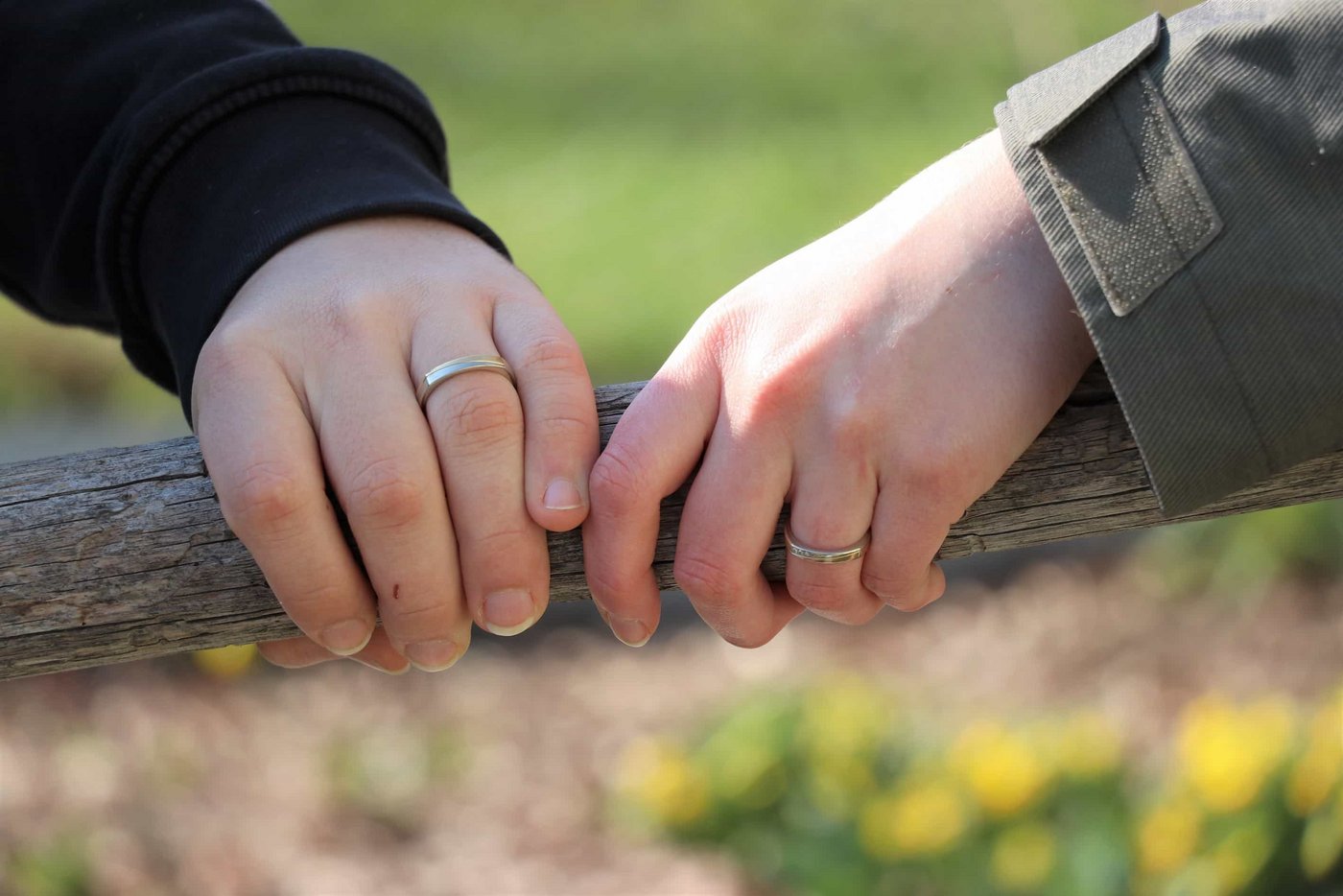 «Das haben wir doch nicht nötig», sagt sich manches glückliche Paar. Aber gerade wenn es gut läuft, ist der richtige Moment für einige Überlegungen und Abmachungen. (Symbolbild Ruth Aerni)