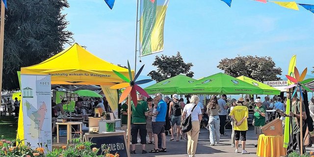 Erneut sehr farbig und vielfältig präsentierte sich «O sole bio» an der Zuger Seepromenade.