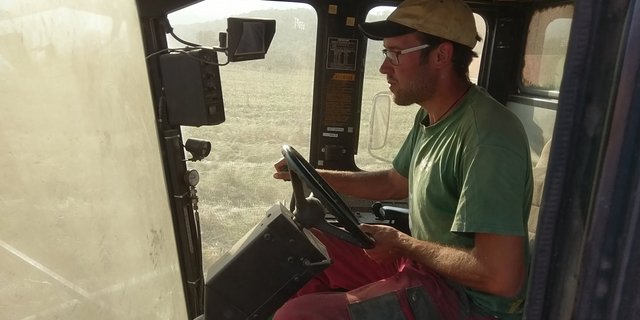 Konzentriert am Steuer. (Bilder Sebastian Hagenbuch)