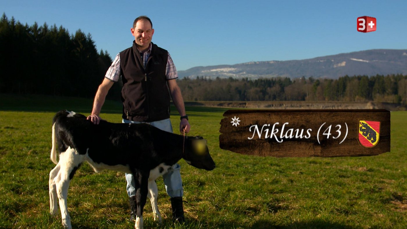 Neben seinem Beruf als Landwirt ist Niklaus auch bei der freiwilligen Feuerwehr sowie im Gemeinderat tätig. (Bild 3+)