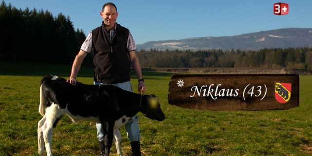 Neben seinem Beruf als Landwirt ist Niklaus auch bei der freiwilligen Feuerwehr sowie im Gemeinderat tätig. (Bild 3+)