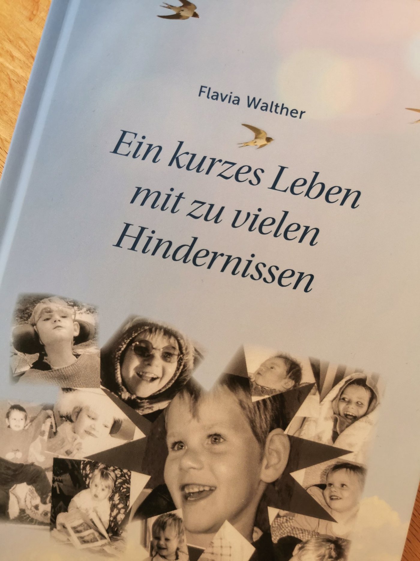 Flavia Walther starb im Kindesalter an einer heimtückischen Krankheit. Ihre SChwester Melina hat ein Buch darüber geschrieben. (Bild sb)