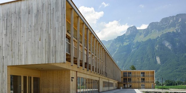 Luftig, hell und ganz aus Holz: Das LZ Salez sei ein Holzbau, der nicht hölzern wirkt, so die Jury. (Bild Seraina Wirz)