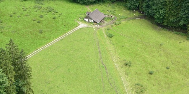 Wie gross muss ein Betrieb sein? Was als landwirtschaftliches Gewerbe gelten soll, darüber sind sich bäuerliche Kreise uneinig. (Archivbild BauZ)