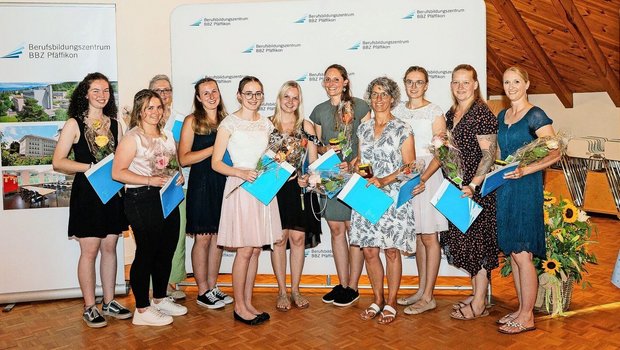 Die diesjährigen Absolventinnen der Bäuerlich-Hauswirtschaftlichen Fachschule am BBZ Pfäffikon. 