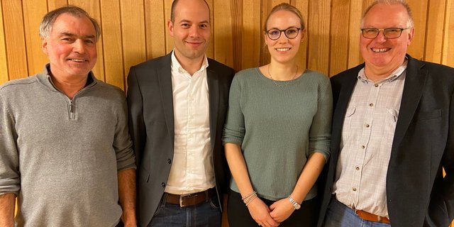 Martin Lichtenhahn (Geschäftsführer BGS), Matja Nuic (Direktor VSGP), Ilona Stoffel (PM Gemüse bei Bio Suisse) und Hansueli Müller (Präsident BGS, v.l.). (Bild akr)