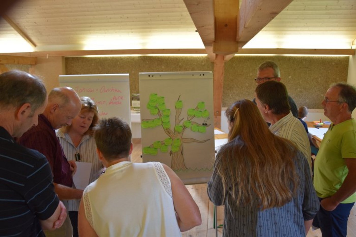 Bäuerinnen und Bauern haben am kreativen „Buure-Zmörgele“. (Bild cn)