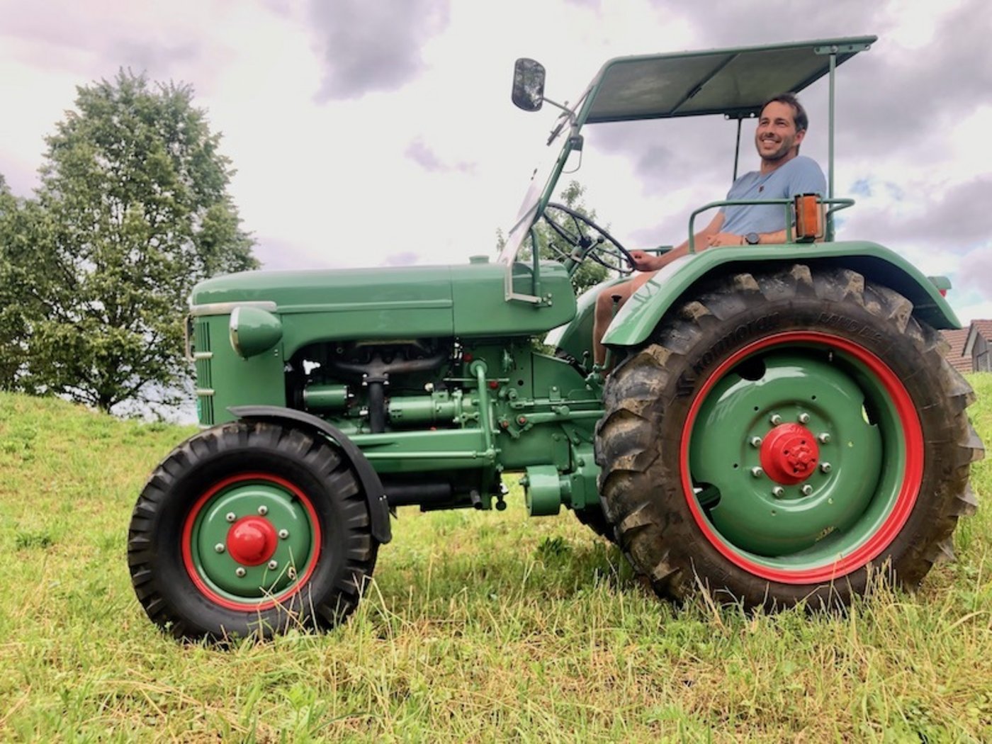 Pascal Truninger hat auch heute noch grosse Freude am Büherer, den er sich als 14-Jähriger gekauft und restauriert hat. (Bilder Esther Thalmann)