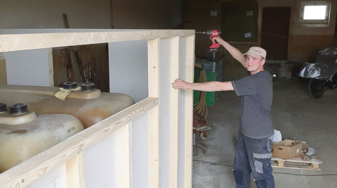 Jan Zurkinden ist im 2. Lehrjahr zum Landwirt EFZ als Zweitausbildung bei Elmar Rudaz in Schmitten. (Bild Jan Zurkinden)